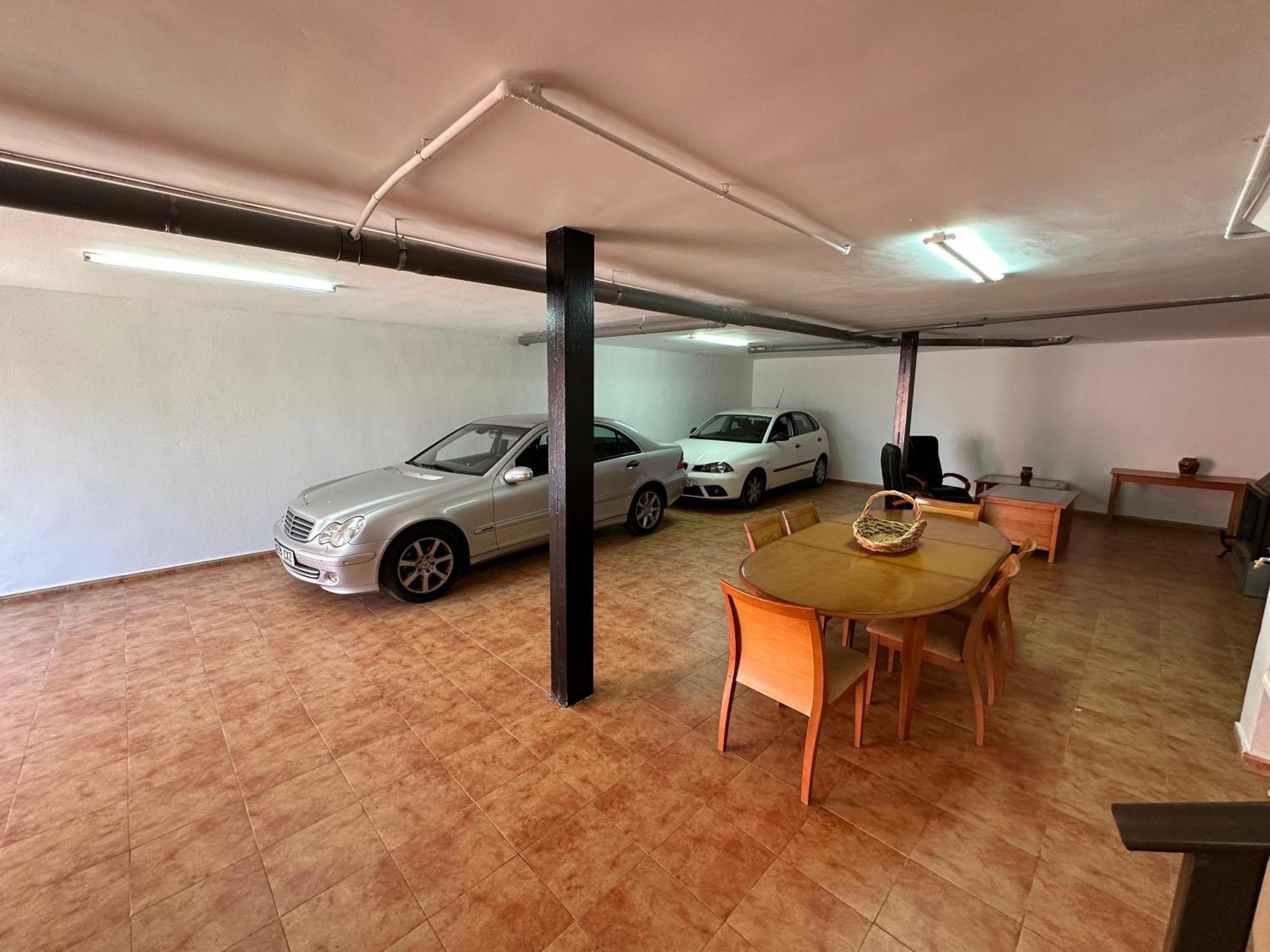 Willa Casa Grande De Tres Plantas Con Parking Gratis Linares  Zewnętrze zdjęcie