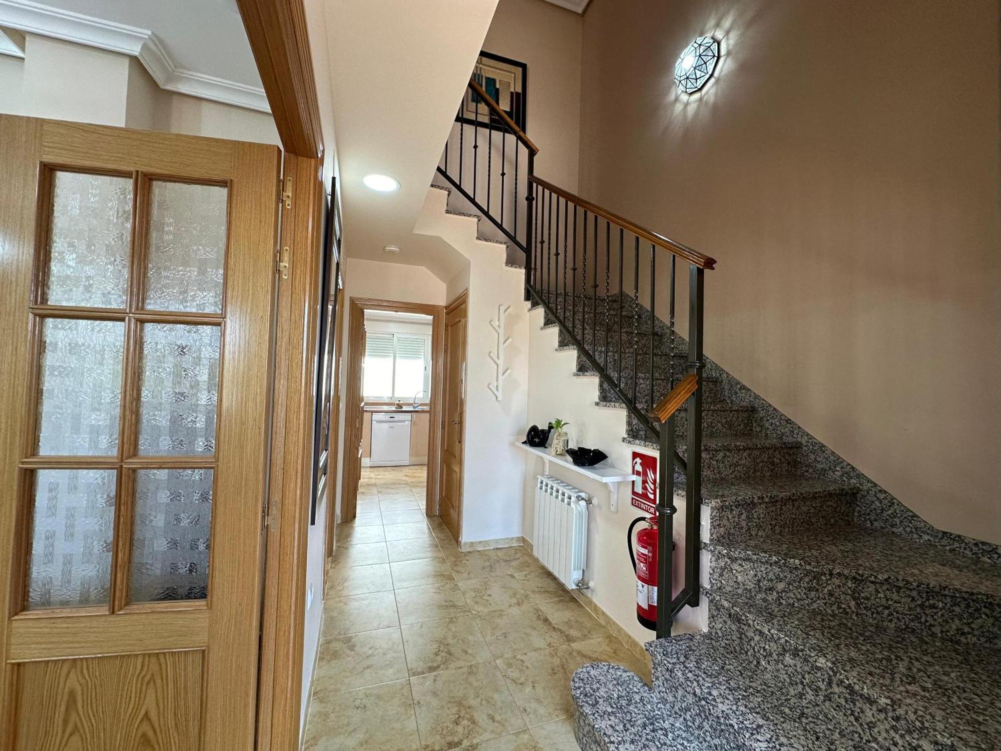 Willa Casa Grande De Tres Plantas Con Parking Gratis Linares  Zewnętrze zdjęcie