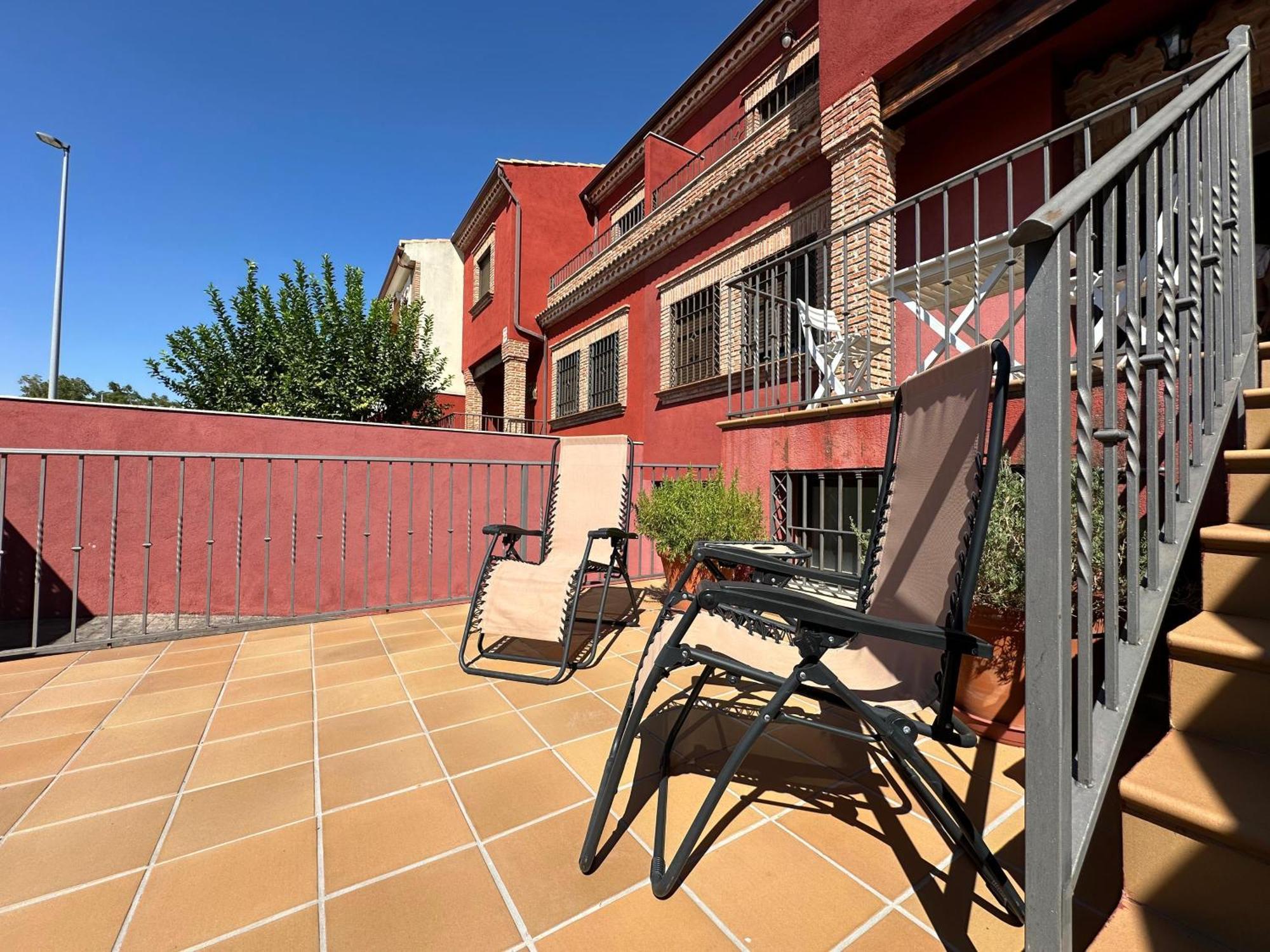 Willa Casa Grande De Tres Plantas Con Parking Gratis Linares  Zewnętrze zdjęcie