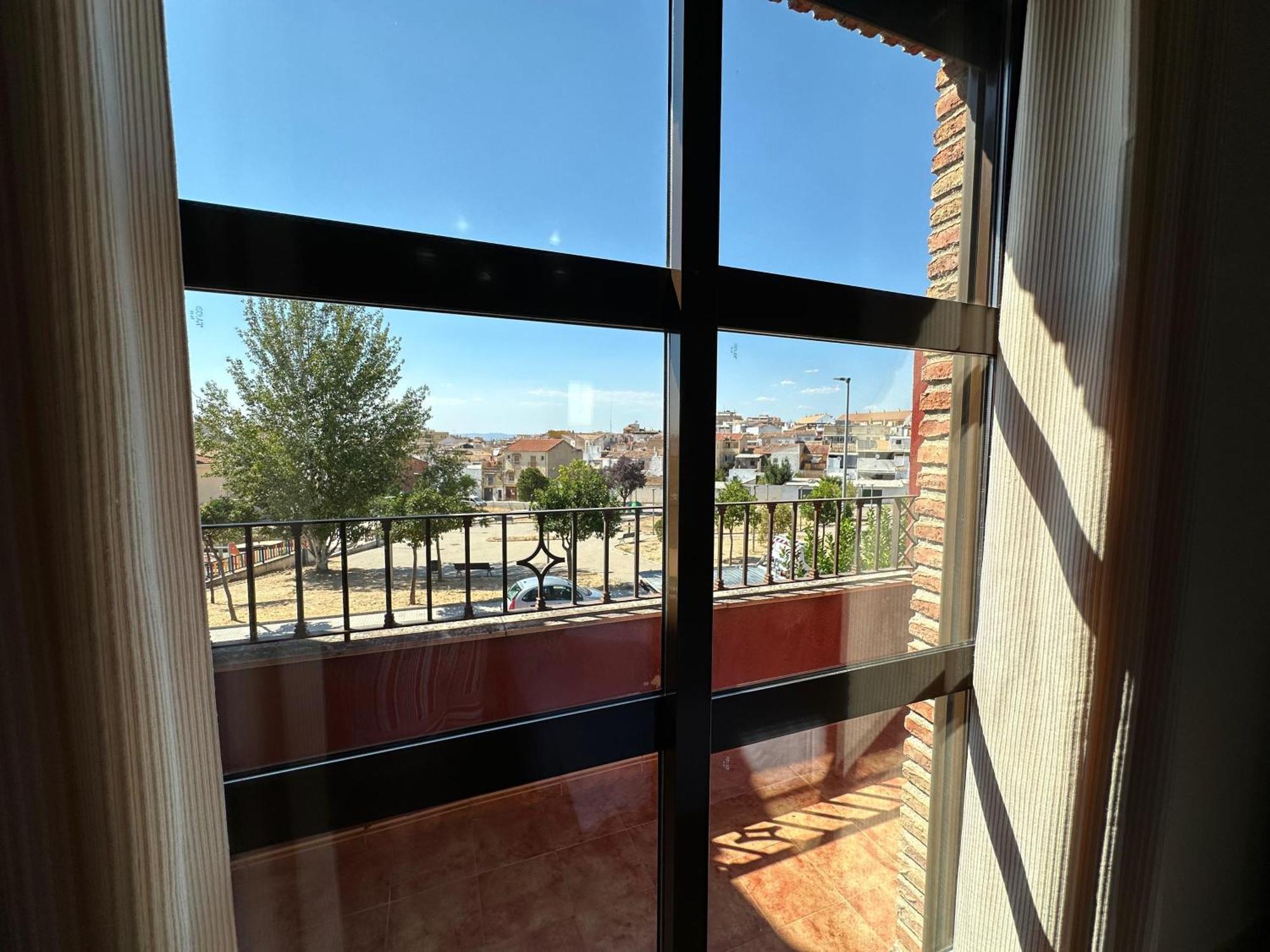 Willa Casa Grande De Tres Plantas Con Parking Gratis Linares  Zewnętrze zdjęcie